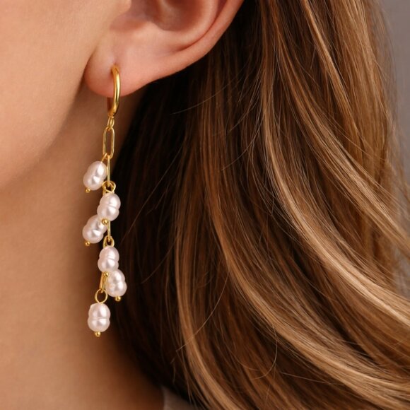 Jewelry - "Savannah" Dangly Pearl Earrings